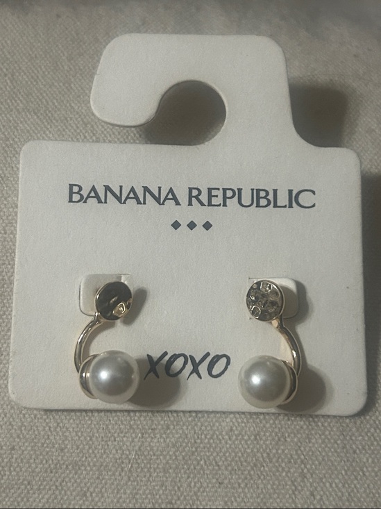 Banana Republic Factory Jewelry - Banana Republic Faux Pearl Earrings